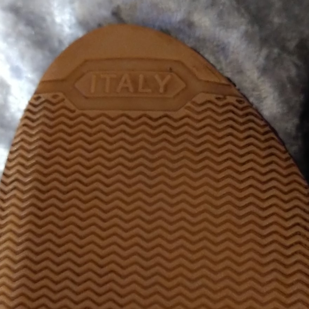 Dolce and Gabbana Ladies Flats - Picture 5 of 8